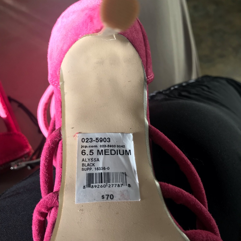 Heels - Picture 2 of 2